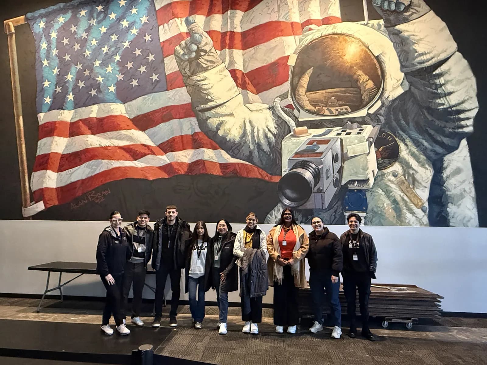 Delegación de Mars Challenge en Space Center Houston